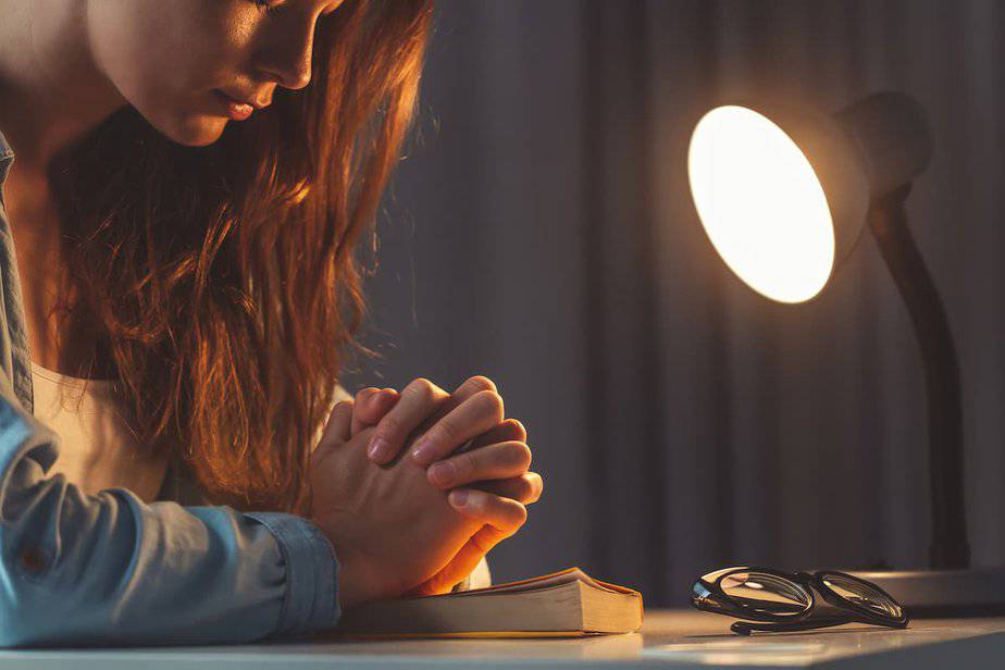 12 Bible Verses For Nighttime Prayers