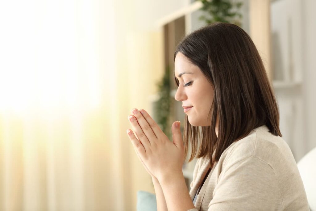 25 Thursday Blessings And Prayers (Best Prayer Ideas)