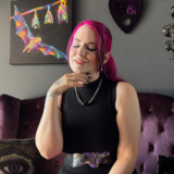 Graphic Blue Liner Look on Blue Green Eyes